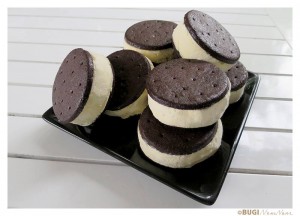 Issandwich med chokoladekiks
